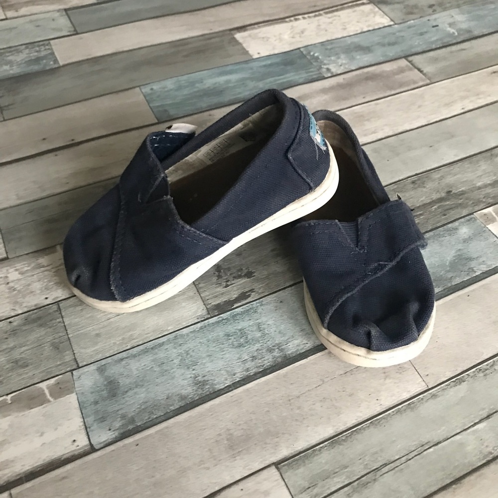 Navy Blue Toms toddlers size 6